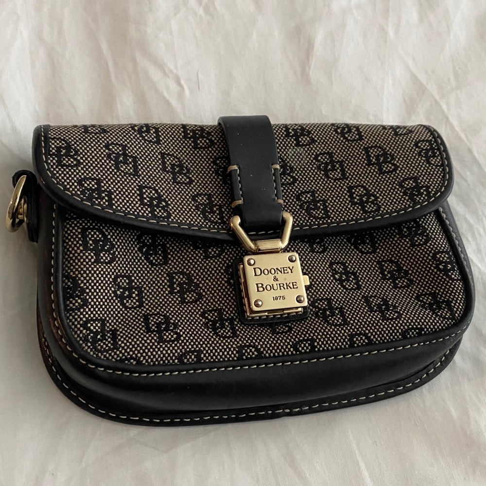 Dooney & Bourke Clutch Wallet